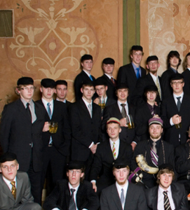 Tartu ja Tallinna oldermannid koos rebastega, novembris 2009.a.